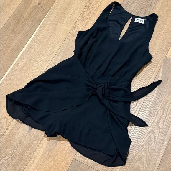 Show Me Your Mumu S Black Faux Wrap Romper - Picture 4 of 8